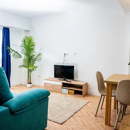 Flat 1 Apartment