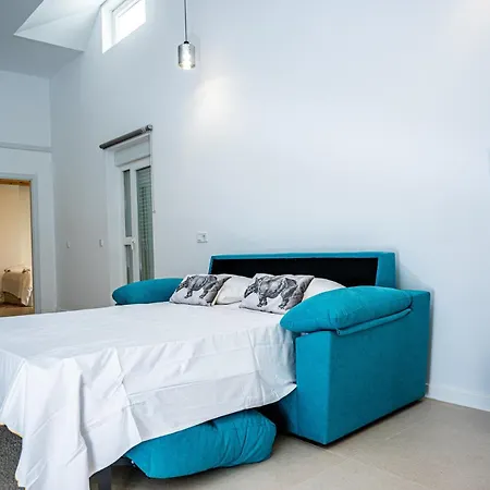 Flat 1