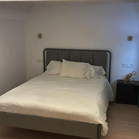 Flat 1 Apartment *