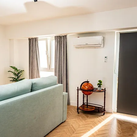 Flat 1 Apartment *