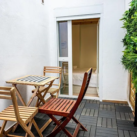 Flat 1 Apartment *